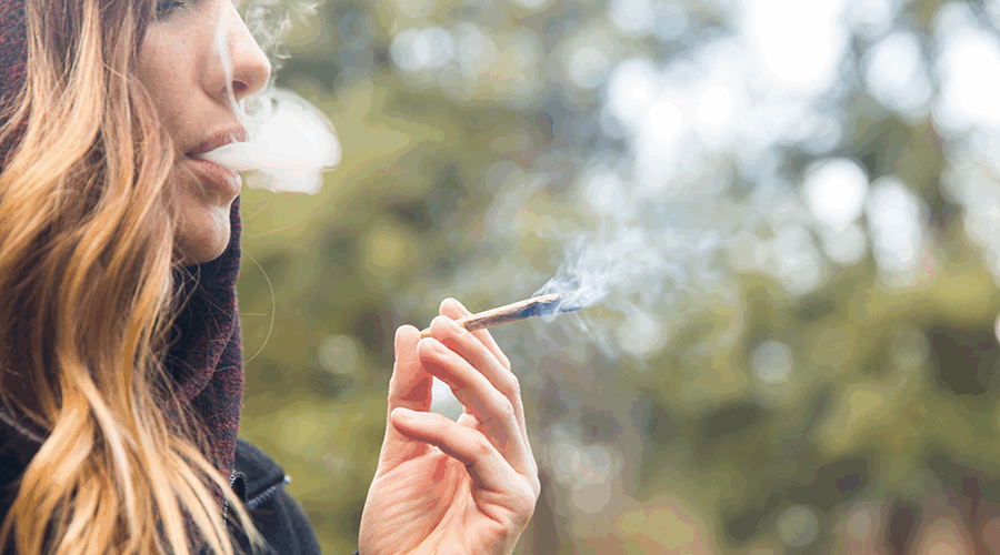 Female Weed Smokers